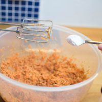 preparazione torta di carote senza glutine